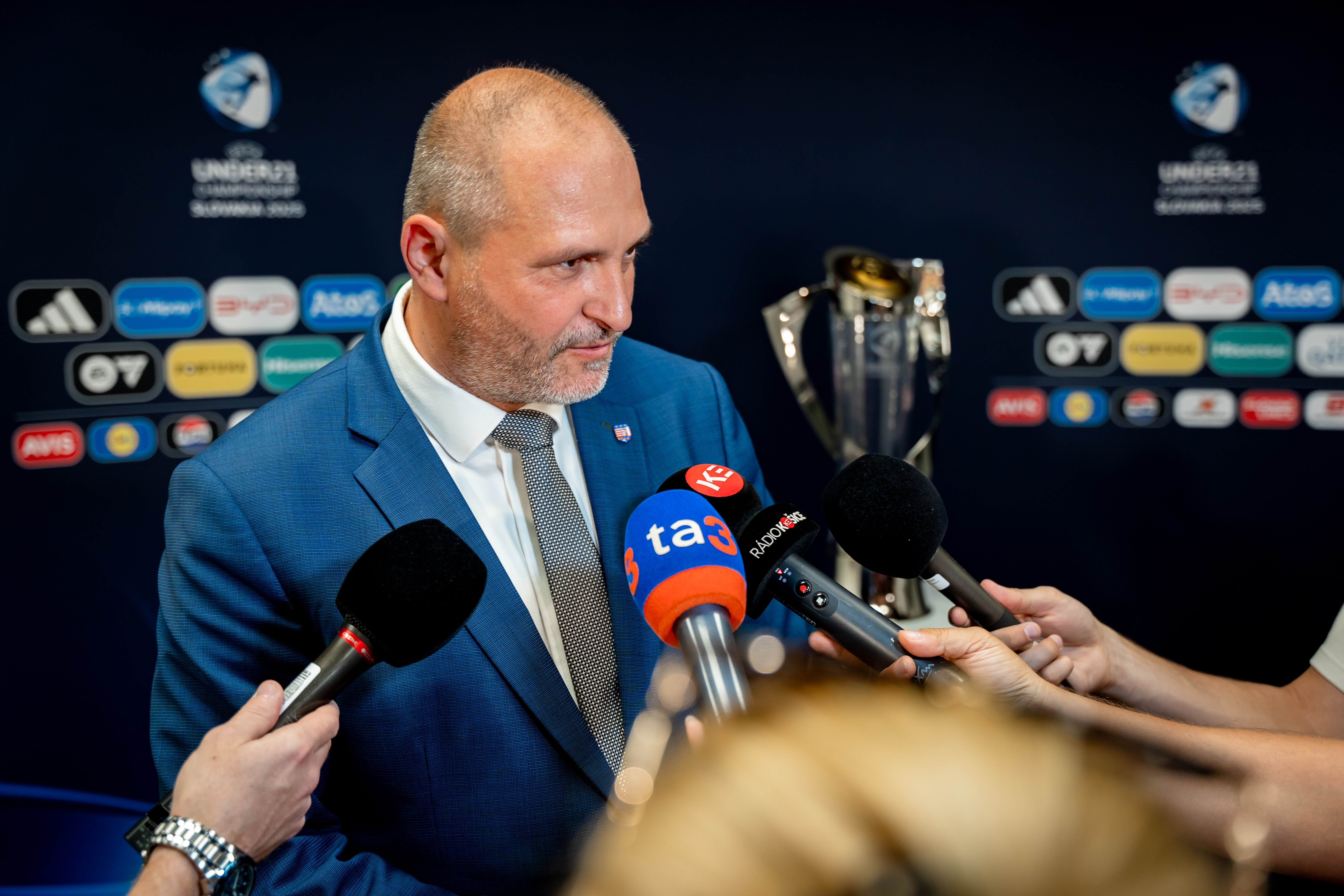 Tlacovy brifing - o pripravach sampionatu UEFA-35